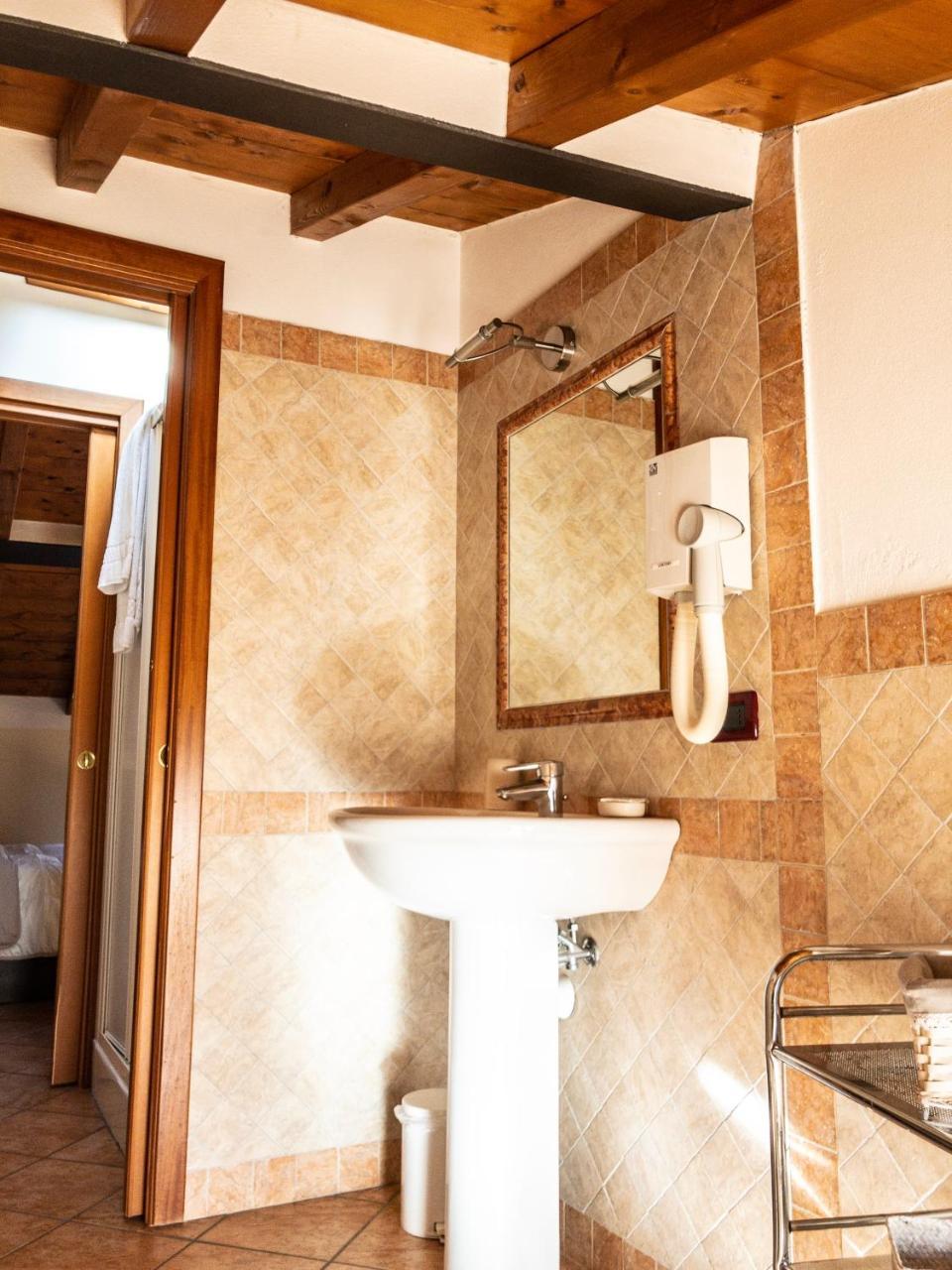 Le Finestre Su Borghetto Hotel Valeggio sul Mincio Exterior photo